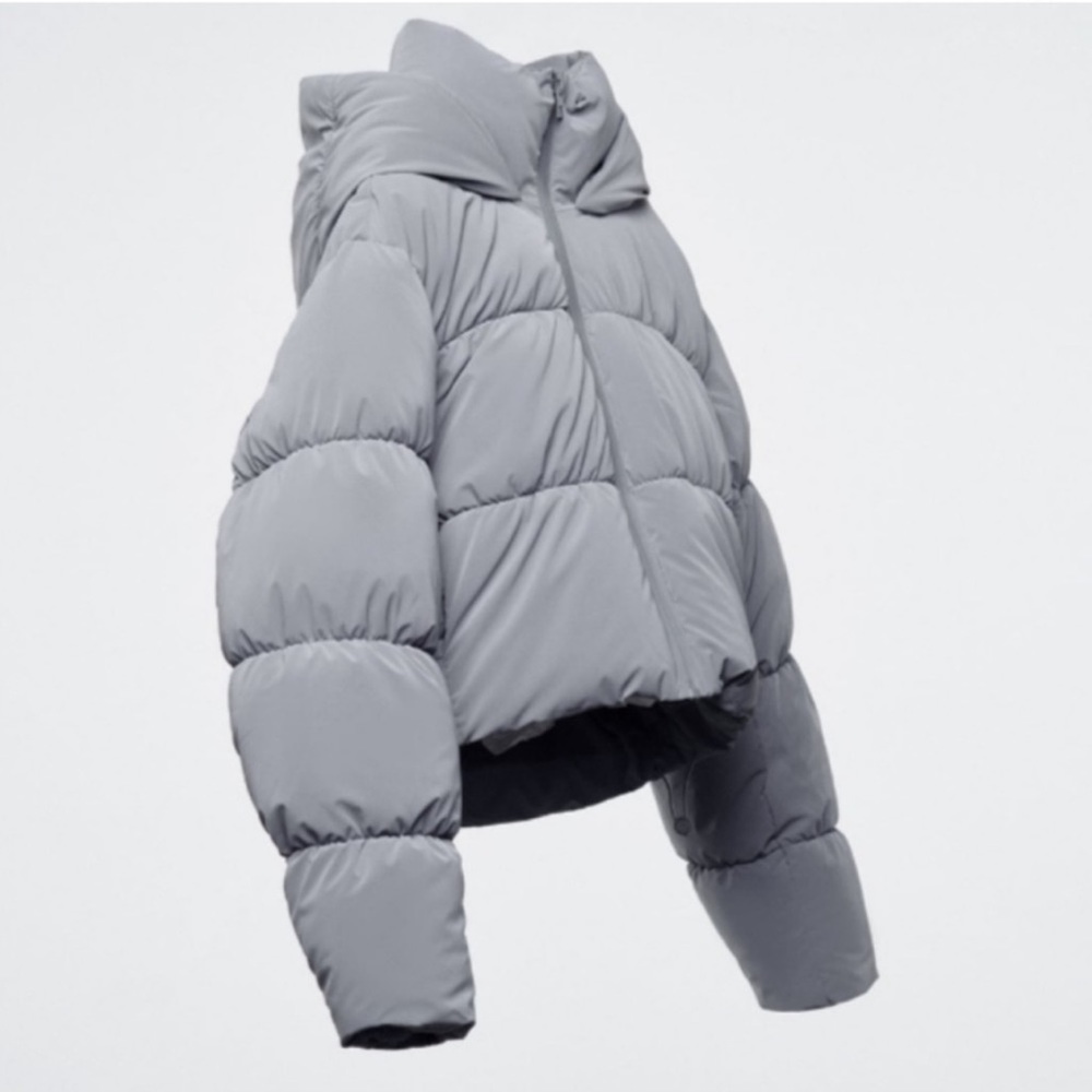 Zara Puffer Jacket
Blogger's Favorite